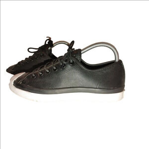 Converse Jack Purcell Leather Low Top Converse Size 7 (W) or 5.5 (M)